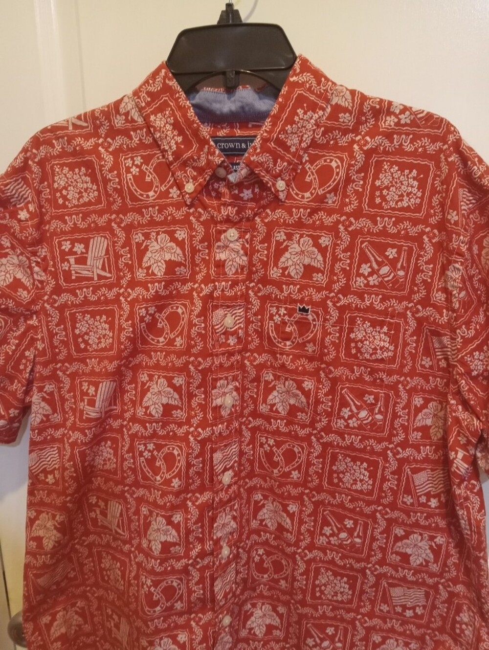 crown & ivy Red Short-Sleeve Button-Down with American Country/ Island Floral